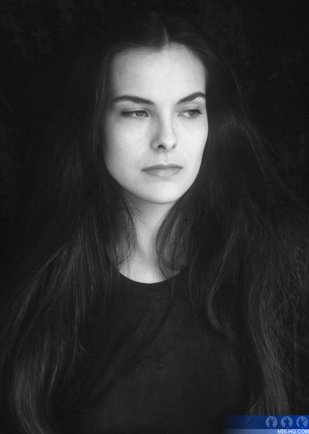Carole Bouquet - Image Gallery :: James Bond Photos :: MI6 :: The Home ...