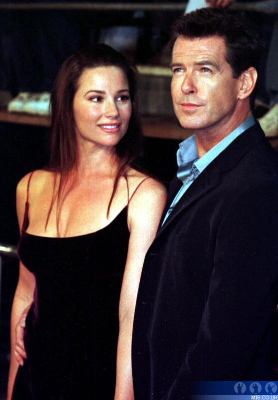 01_Pierce_Brosnan_and_Keely_Shaye-Smith.jpg