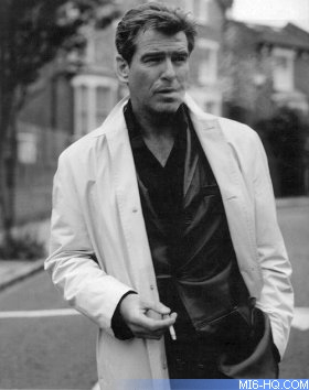 brosnan_smoke.jpg