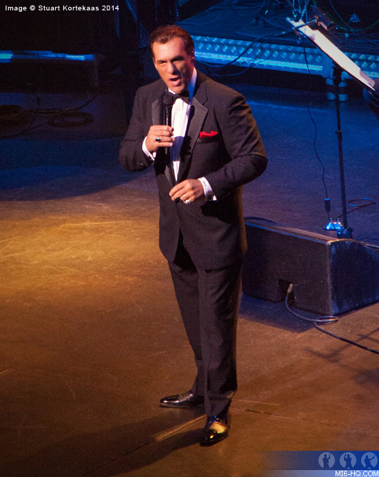 Robert Davi James Bond villain sings Sinatra in Melbourne Australia